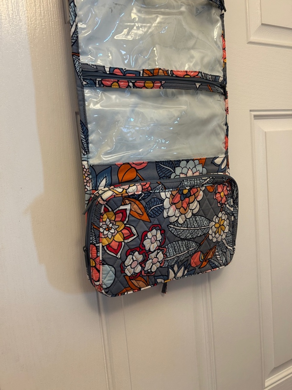 Vera Bradley Hanging Travel Organizer Gray Quilted Floral - Picture 3 of 10
